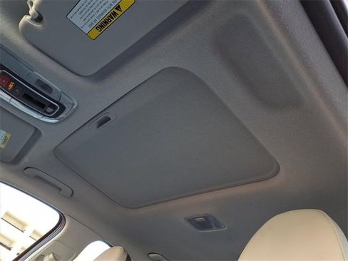 Certified 2025 Hyundai Elantra Limited image 16