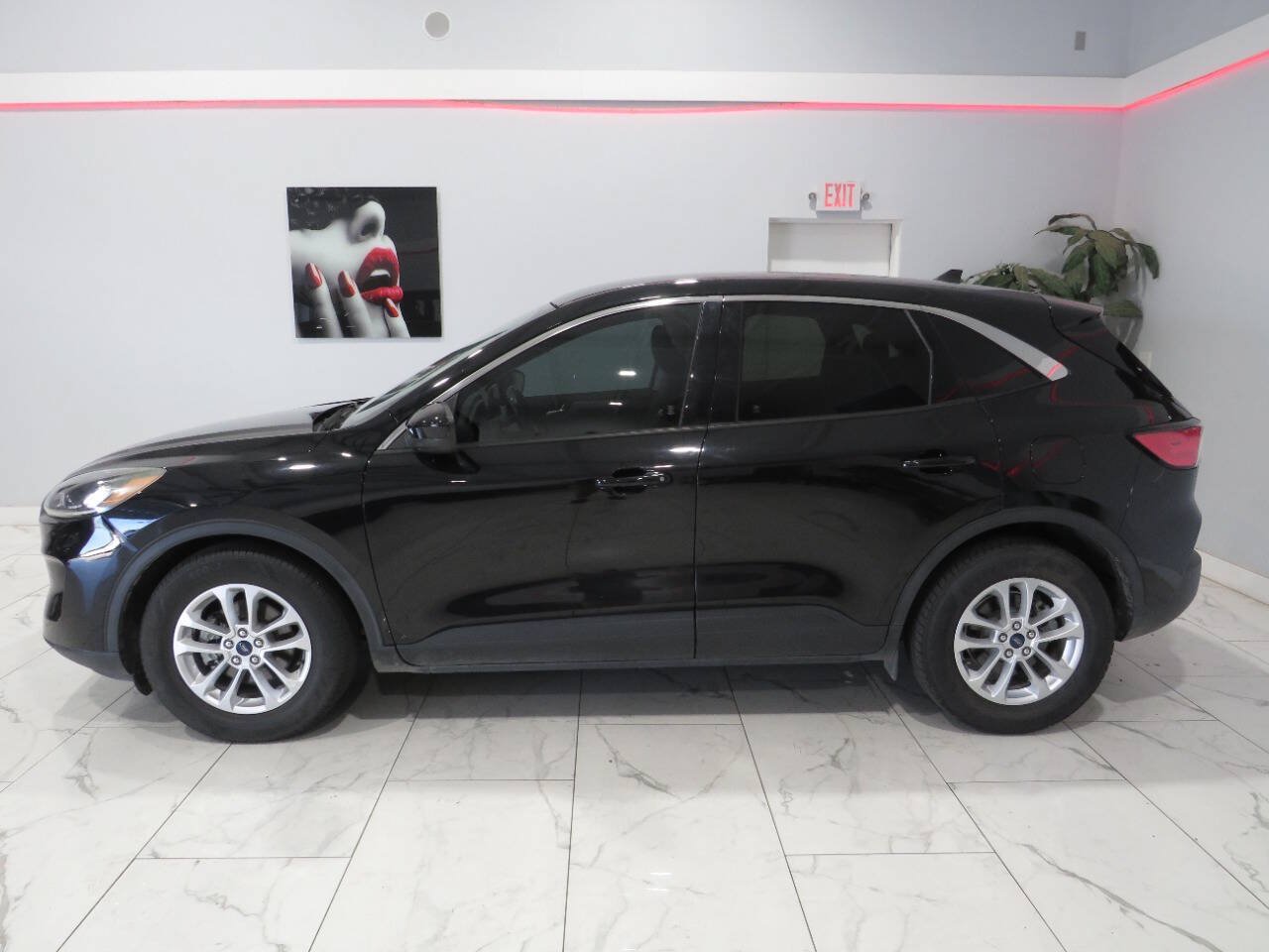 Used 2021 Ford Escape SE w/ Convenience Package FWD image 6