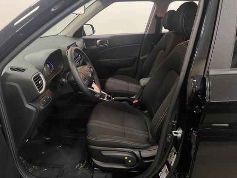 Used 2024 Hyundai Venue SEL FWD image 10