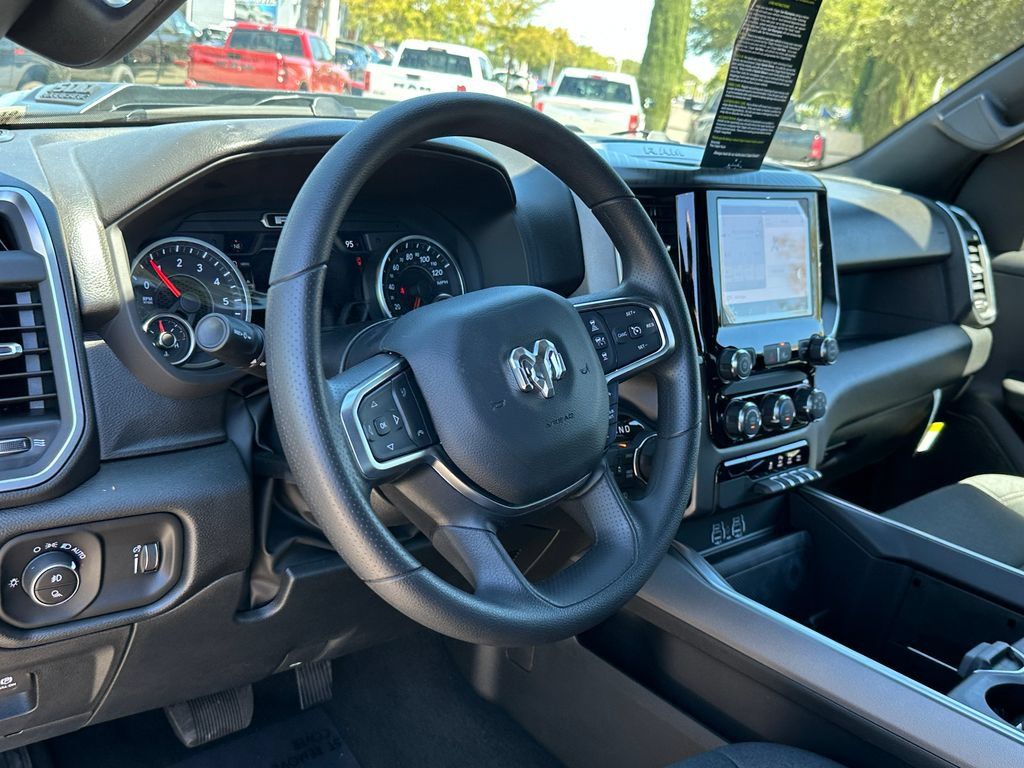 New 2026 RAM 1500 Express AWD/4WD image 19