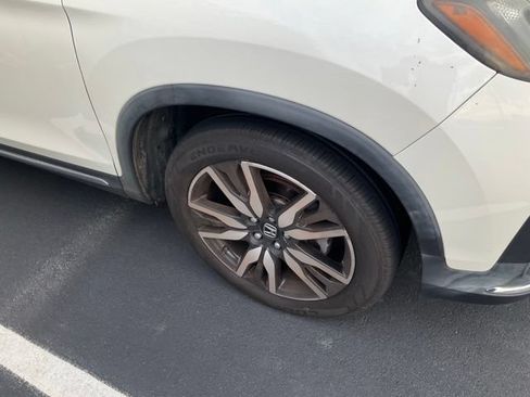 Used 2019 Honda Pilot Elite image 3
