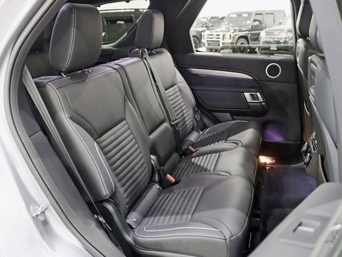 Used 2024 Land Rover Discovery Dynamic SE AWD/4WD image 31