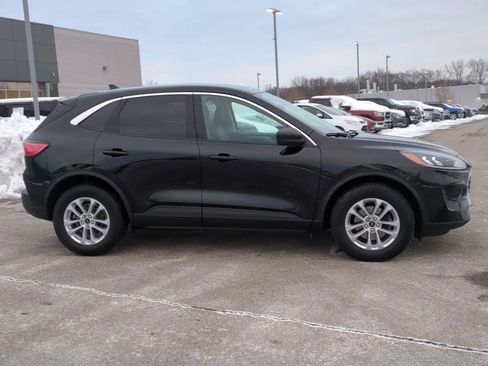 Certified 2022 Ford Escape SE w/ Cold Weather Package image 9