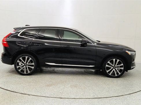 Used 2023 Volvo XC60 B5 Ultimate w/ Climate Package image 8