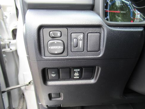 Used 2018 Toyota 4Runner SR5 RWD image 19