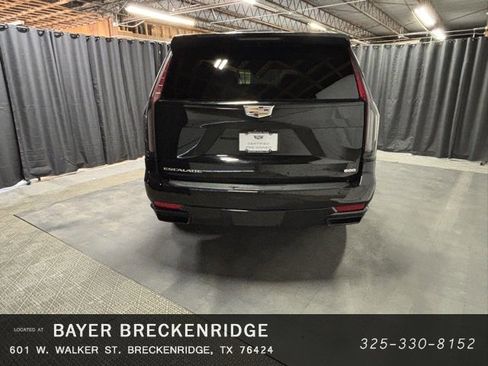 Used 2023 Cadillac Escalade ESV Sport image 4