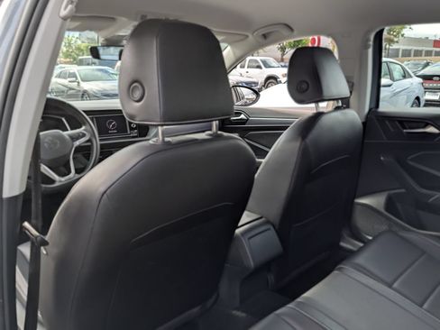 Used 2024 Volkswagen Jetta SE FWD image 16
