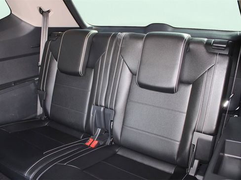 Used 2021 Volkswagen Atlas SE image 23