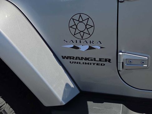 Used 2013 Jeep Wrangler Unlimited Sahara w/ Connectivity Group AWD/4WD image 15