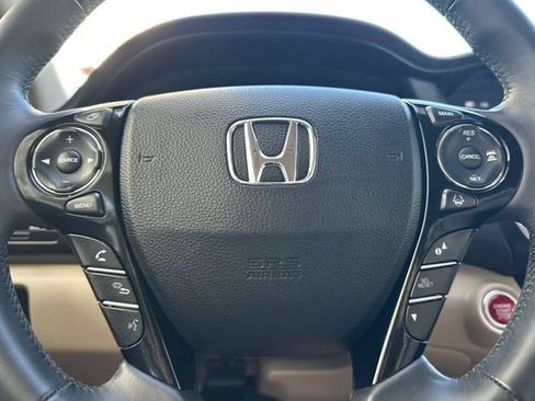 Used 2017 Honda Accord EX-L image 25