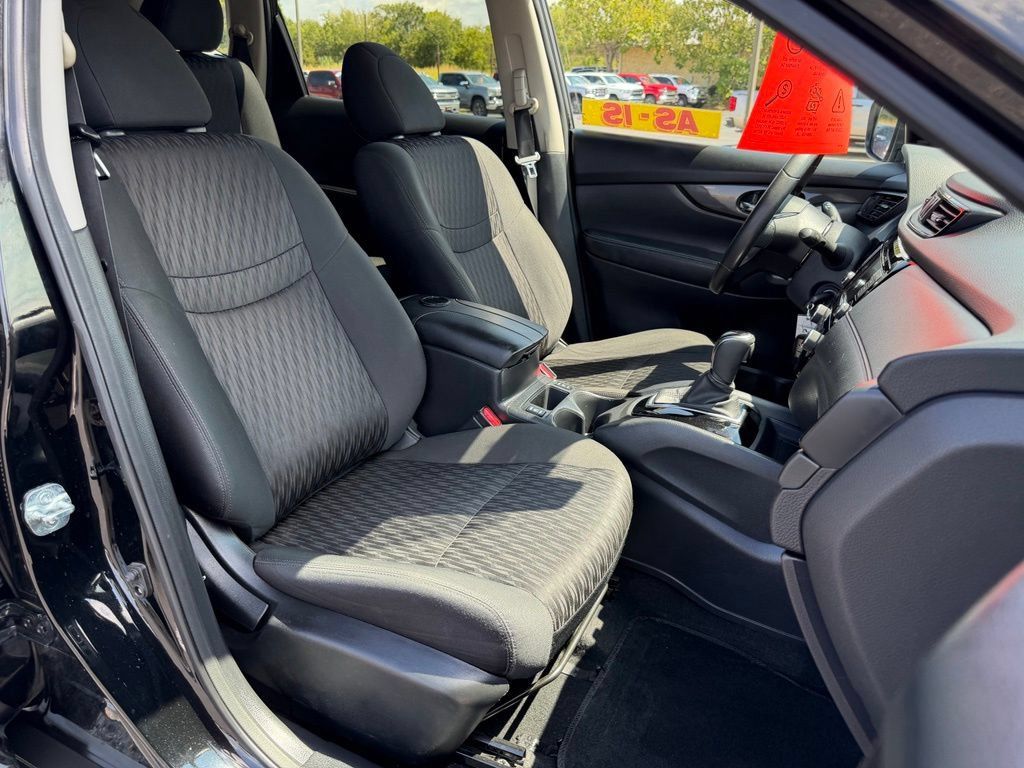 Used 2019 Nissan Rogue S w/ Special Edition Package FWD image 19