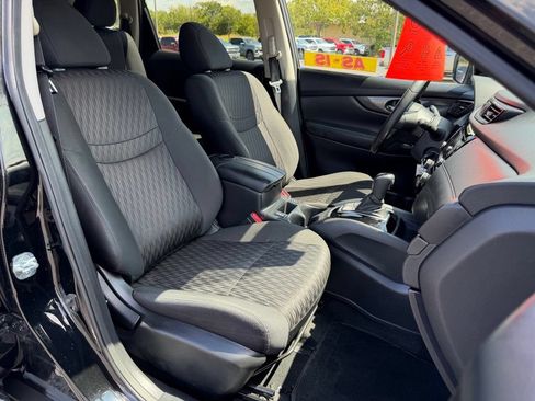 Used 2019 Nissan Rogue S w/ Special Edition Package FWD image 19