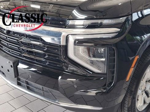 Used 2025 Chevrolet Suburban LS image 11