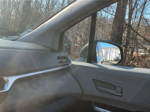 Certified 2023 Toyota Sienna LE image 18