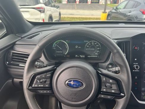 Used 2025 Subaru Forester Touring AWD/4WD image 17
