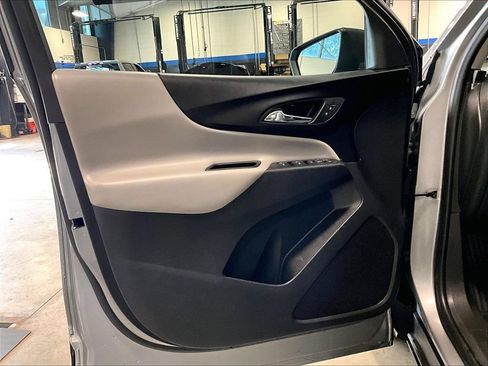 Used 2024 Chevrolet Equinox LS w/ LS Convenience Package FWD image 9