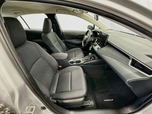 Used 2023 Toyota Corolla LE FWD image 30