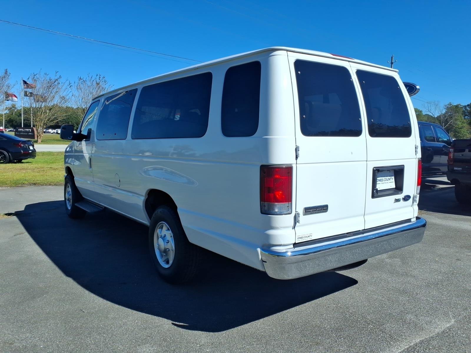 Used 2011 Ford E-350 and Econoline 350 XLT RWD image 4