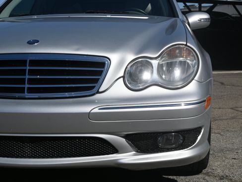 Used 2007 Mercedes-Benz C 230 Sedan image 12