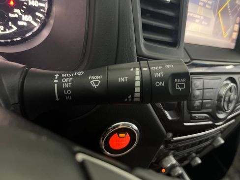 Used 2015 Nissan Pathfinder Platinum FWD image 67