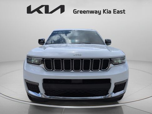 Used 2025 Jeep Grand Cherokee L Limited w/ Trailer Tow Package AWD/4WD image 11