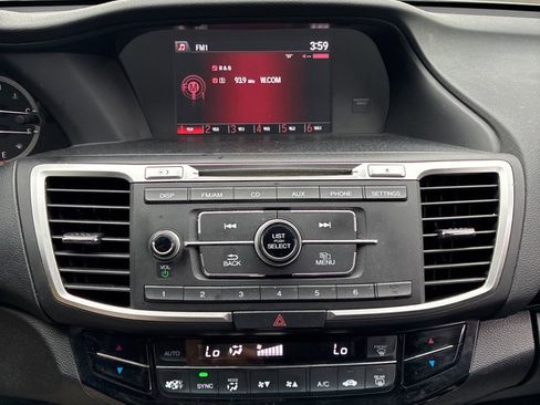 Used 2017 Honda Accord LX image 17