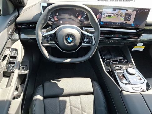 New 2026 BMW 530i xDrive w/ Premium Package AWD/4WD image 10