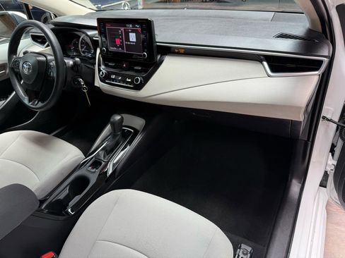 Used 2022 Toyota Corolla LE FWD image 11