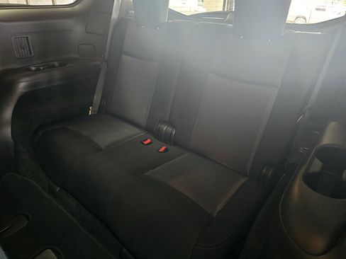 Used 2019 Nissan Pathfinder SV AWD/4WD image 13