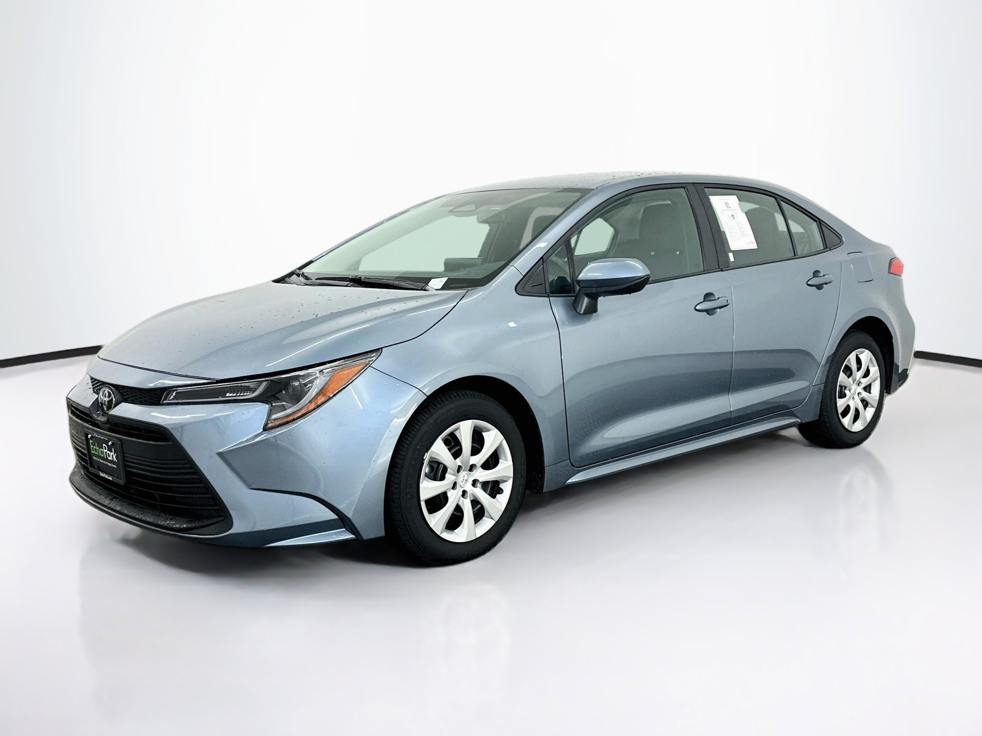 Used 2026 Toyota Corolla LE FWD image 3