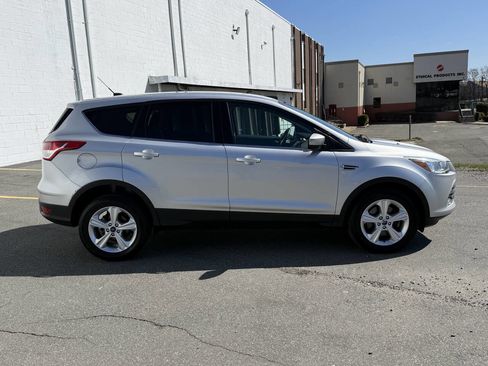 Used 2015 Ford Escape SE image 6