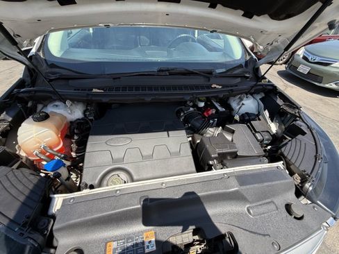 Used 2018 Ford Edge Titanium w/ Equipment Group 301A FWD image 28