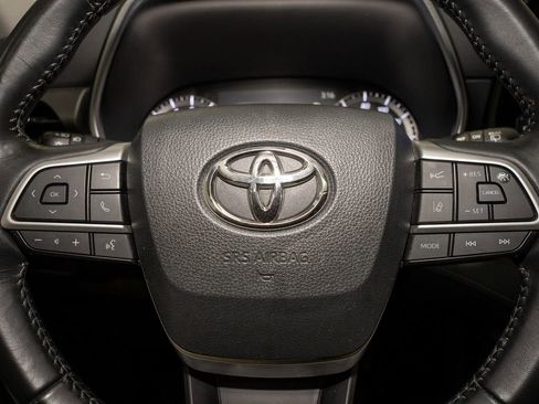 Used 2023 Toyota Highlander XLE image 20