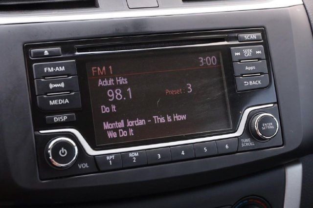 Used 2015 Nissan Sentra SV FWD image 16