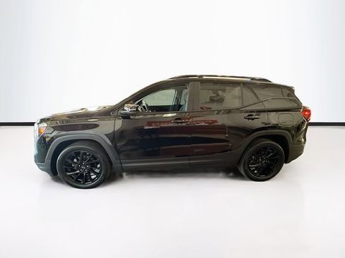 Used 2024 GMC Terrain SLE w/ Driver Convenience Package FWD image 9