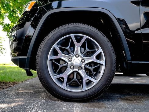 Used 2019 Jeep Grand Cherokee Limited w/ Trailer Tow Group IV AWD/4WD image 13