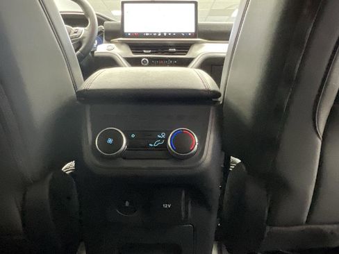 Used 2025 Ford Explorer Active w/ Active Comfort Package image 20