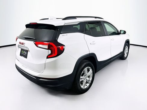 Used 2024 GMC Terrain SLE w/ Driver Convenience Package FWD image 9
