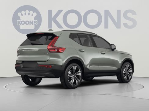 Used 2023 Volvo XC40 B5 Plus w/ Protection Package Premier AWD/4WD image 4