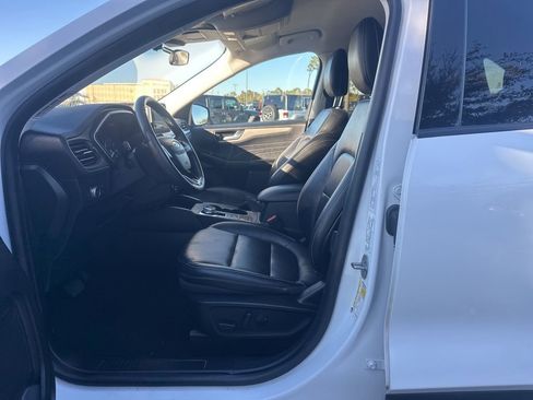 Used 2022 Ford Escape SEL image 15