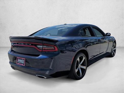 Used 2017 Dodge Charger SE w/ Popular Equipment Group RWD image 5