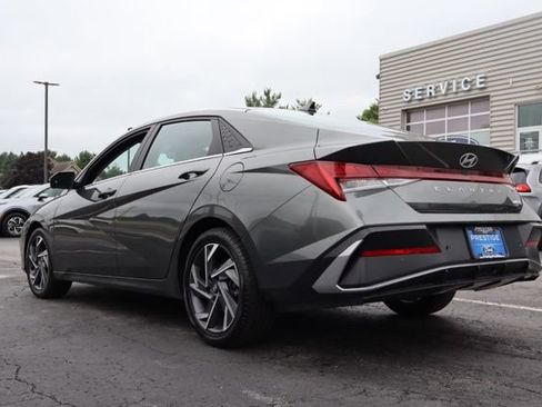 Used 2024 Hyundai Elantra Limited FWD image 7