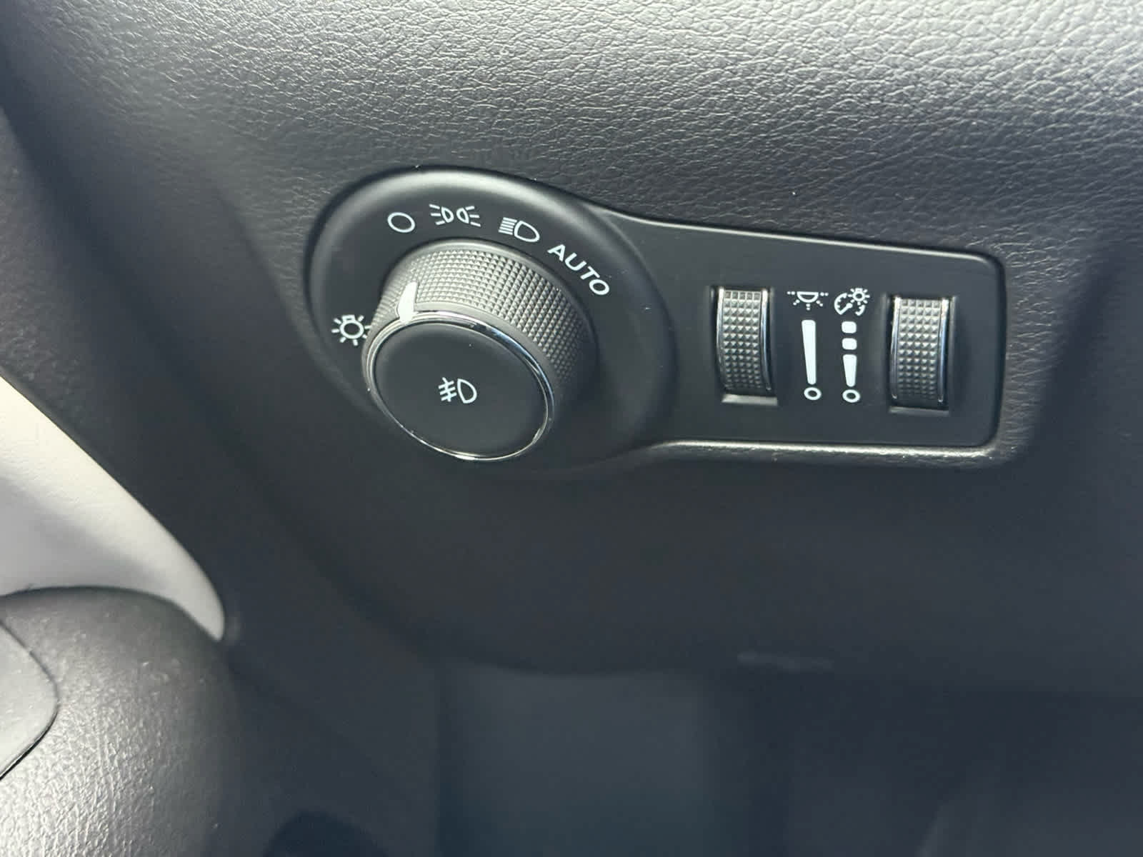 New 2025 Jeep Compass Limited w/ Elite Group AWD/4WD image 30