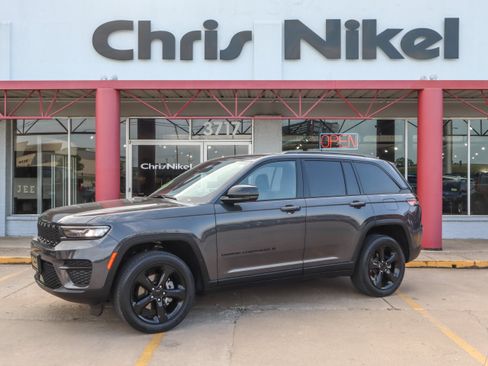 Used 2023 Jeep Grand Cherokee Altitude AWD/4WD image 1