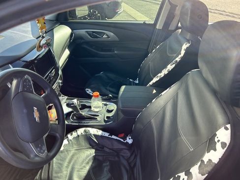 Used 2020 Chevrolet Traverse LS image 7