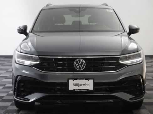 Certified 2023 Volkswagen Tiguan SE R-Line FWD image 21