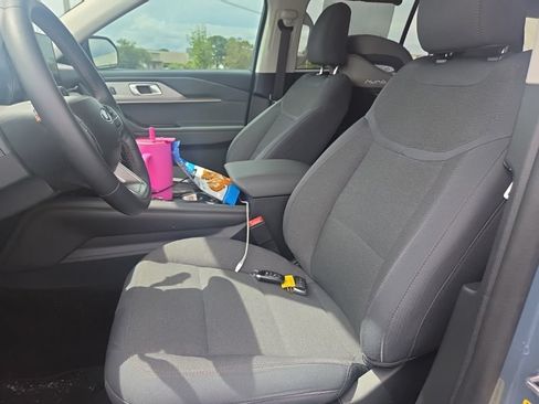 Used 2025 Ford Explorer Active RWD image 26