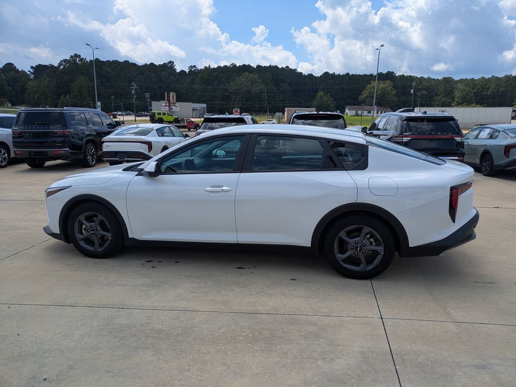 Used 2025 Kia K4 FWD image 2