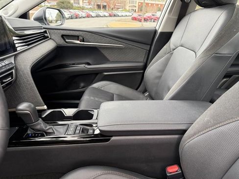 Used 2025 Toyota Camry XLE image 24