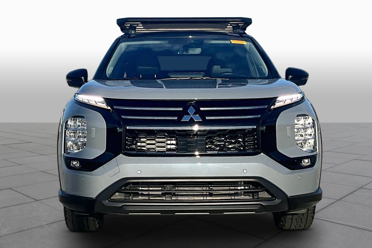 Used 2026 Mitsubishi Outlander AWD image 4